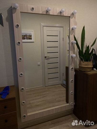 Зеркало с подсветкой