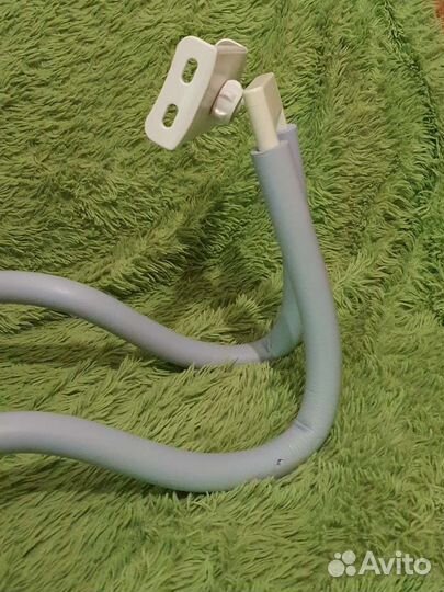 Держатель для телефона с подушкой для шеи