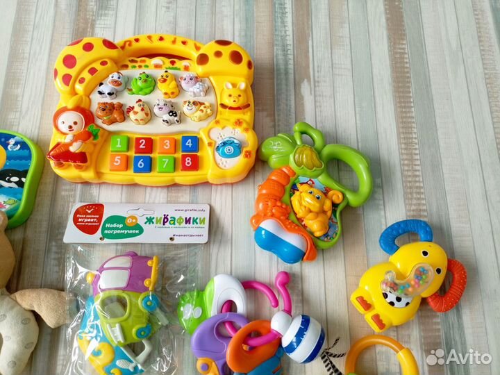 Детские игрушки-погремушки 0+