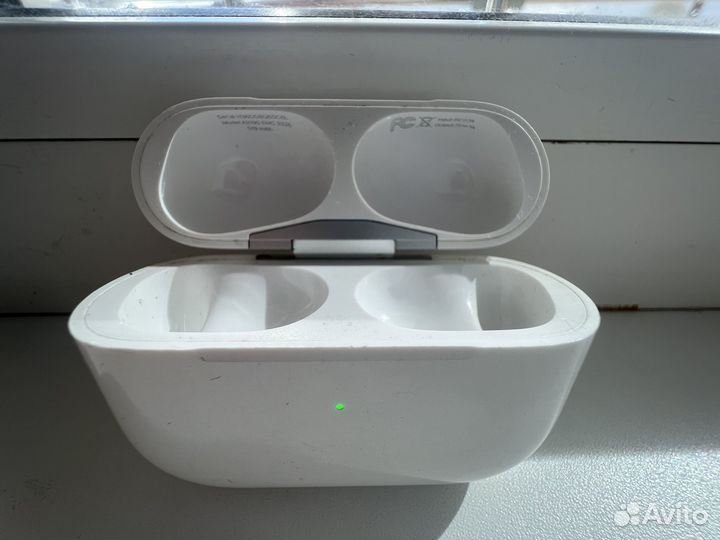 Кейс Airpods Pro 1 без наушников внутри б/у