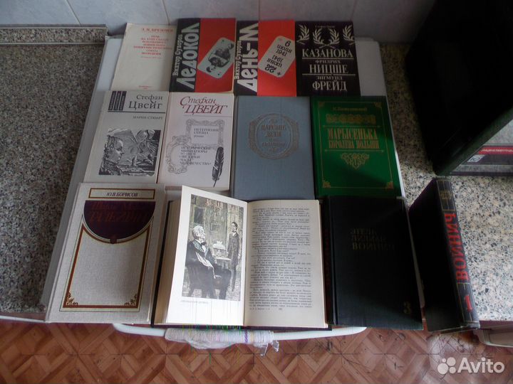 Продам книги