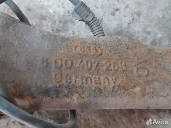 Поворотный кулак правый Volkswagen passat b5