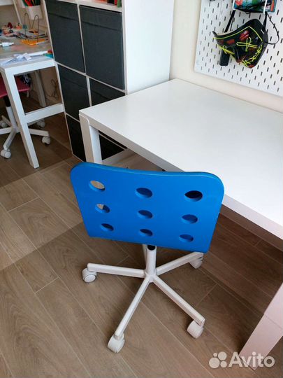 Стул IKEA Jules и защита пола IKEA Kolon