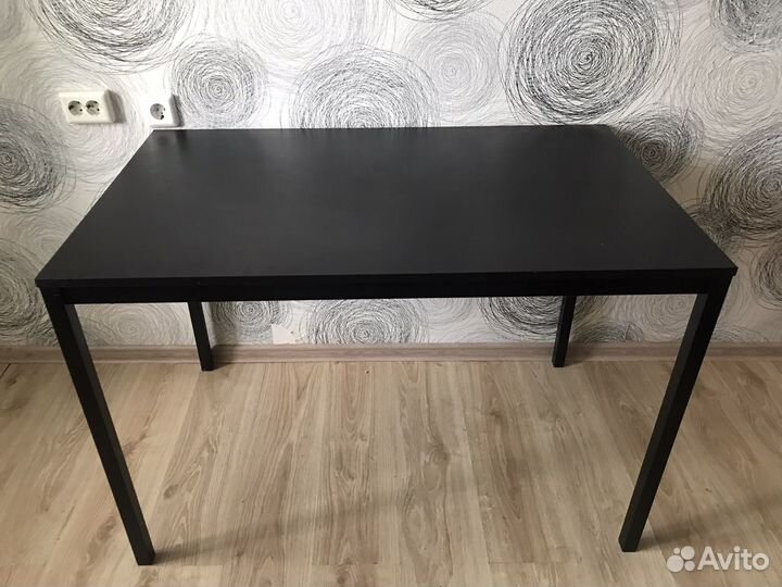 Кухонный стол