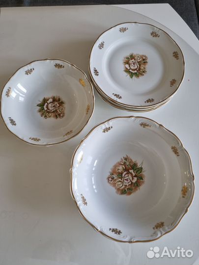 Набор столовой посуды из фарфора