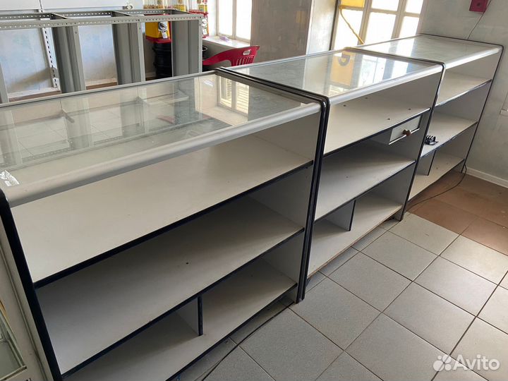 Витрины и прилавки