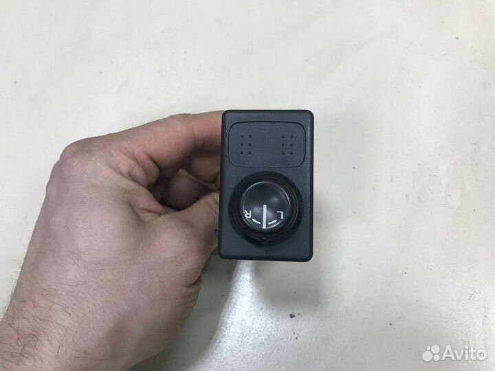 Переключатель регулировки зеркал Nissan Almera