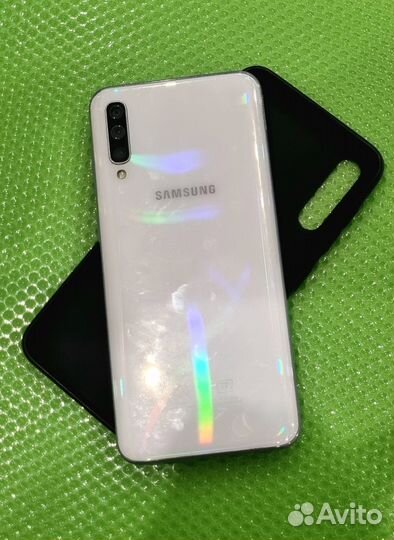 Samsung Galaxy A50, 4/64 ГБ
