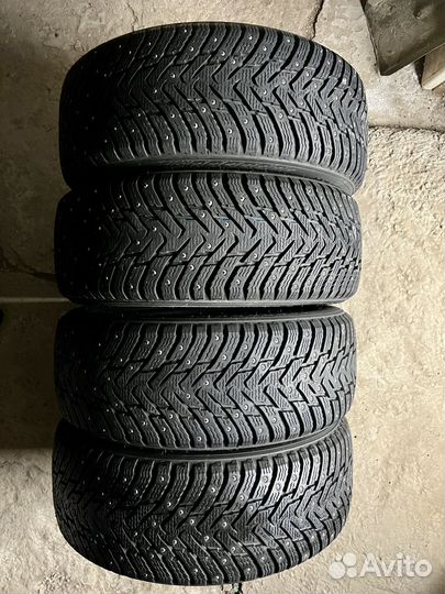 Nokian Tyres Hakkapeliitta 8 215/55 R17 98T