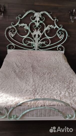 Кровать двухспальная