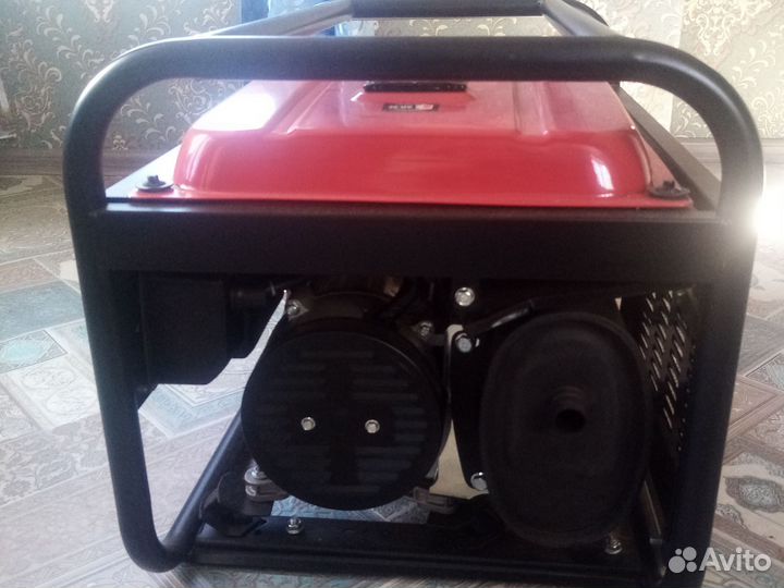 Бензиновый генератор