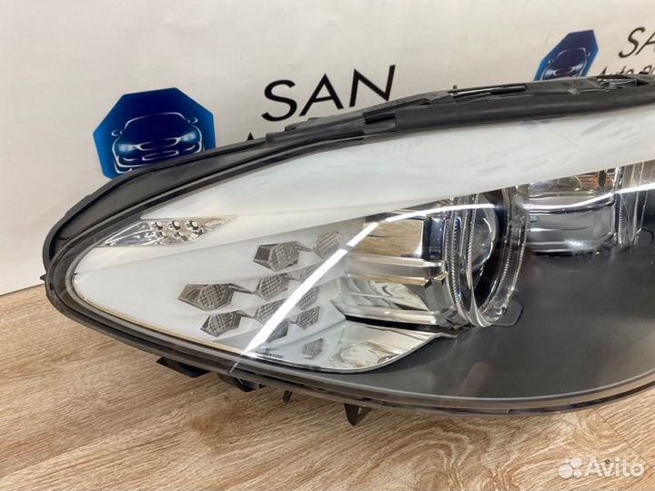 Фара биксеноновая адаптивная передняя правая Bmw 5