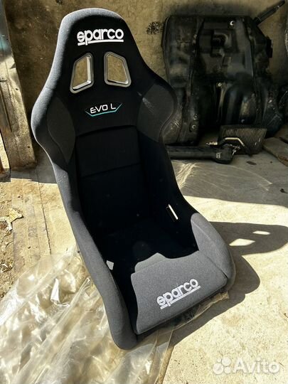 Sparco Evo L автокресло