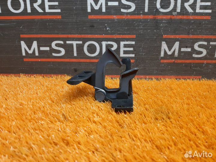 Замок капота Mercedes-Benz M-Class W164 272.967