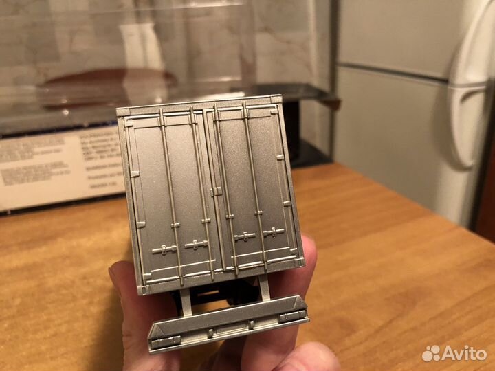 VW Constellation 1/43 Schuco Brasil