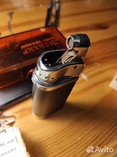 Зажигалка винтажная газовая Огонёк