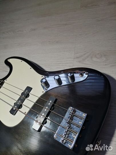 Бас-гитара Samick Jazz Bass