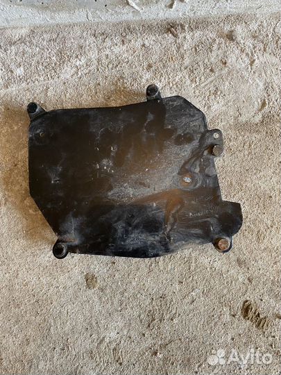 Крышка блока предохранителей АКПП Renault Fluence