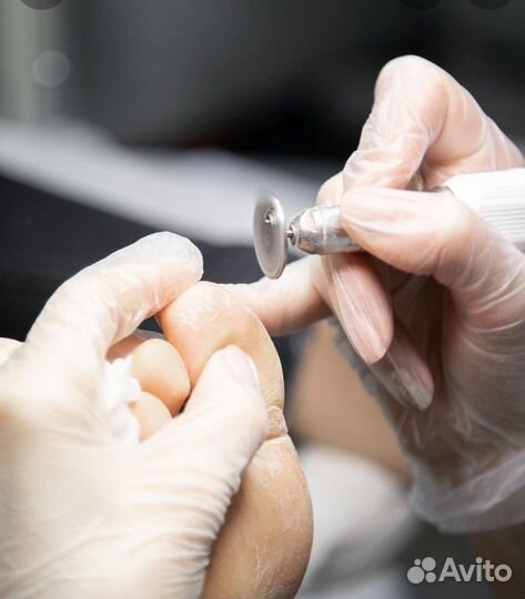 Мастер маникюра и педикюра
