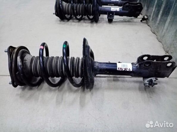Toyota rav 4 ха50 Стойки амортизатора передняя