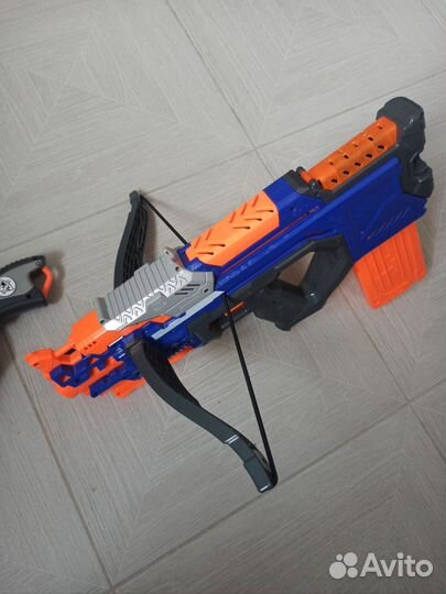 Nerf арбалет Crossbolt и бластер roughcut 2*4