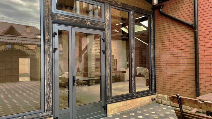 Дом 280 м² на участке 2,5 сот.