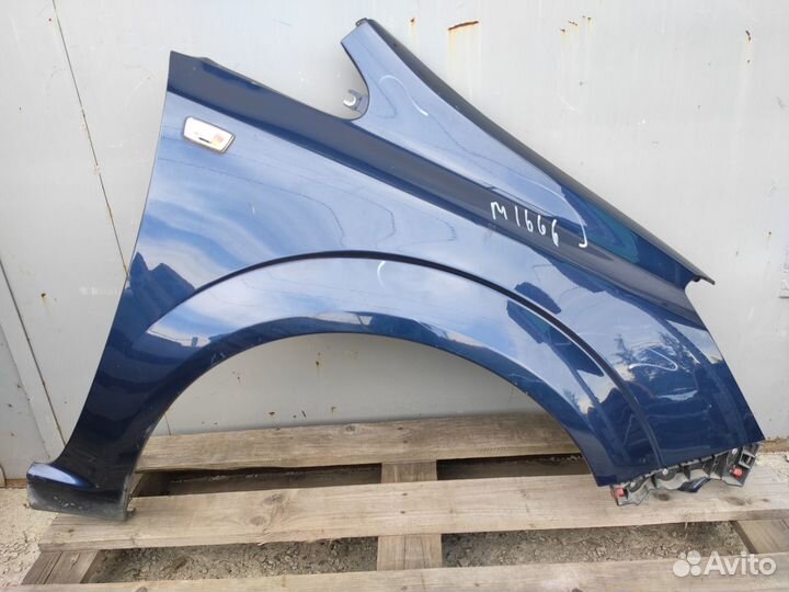 Крыло переднее правое на Opel Zafira B