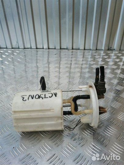 Насос топливный бензонасос правый Ssangyong Actyon