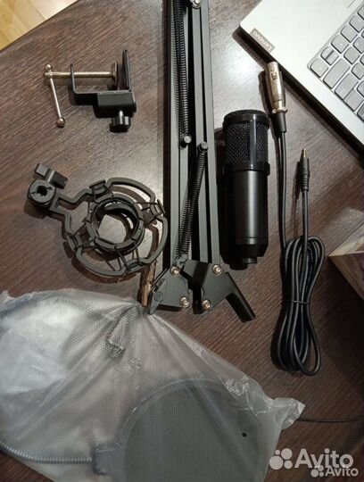 Микрофон конденсаторный BM800