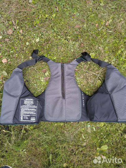 Страховочный спасательный жилет