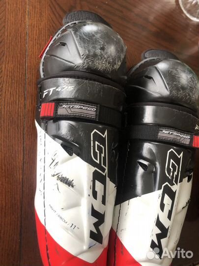 Щитки хоккейные 11