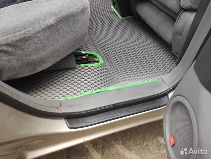 Автомобильные коврики на Toyota Harrier