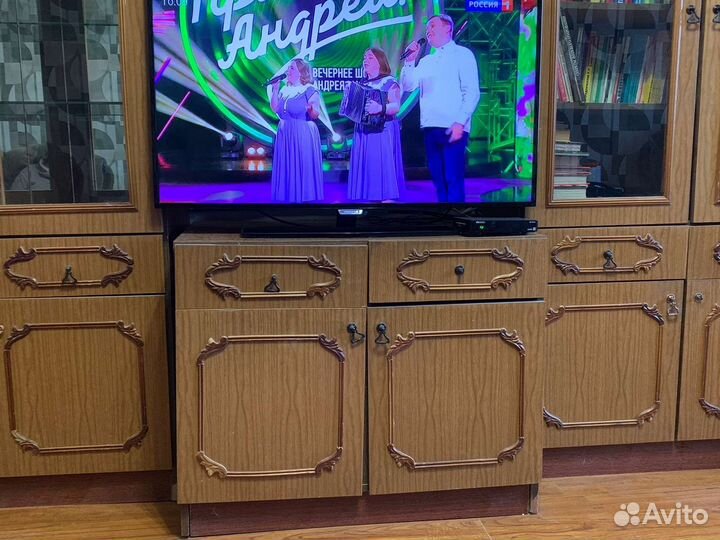 Стенка в гостиную бу