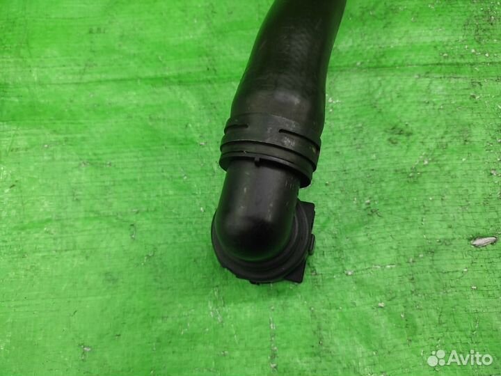 Патрубок радиатора нижний 2.0 VW Tiguan 2007-2016