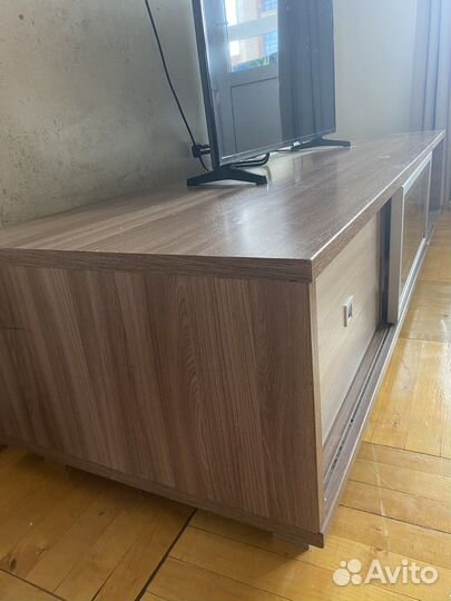 Тумба под телевизор