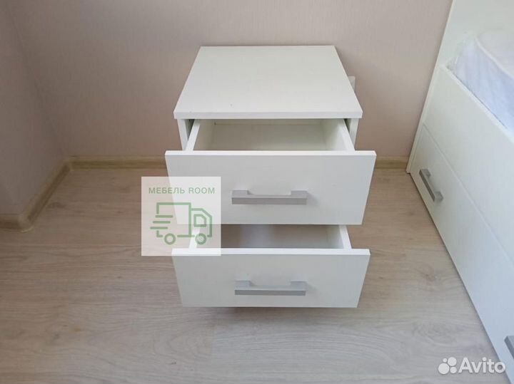 Тумба прикроватная новая