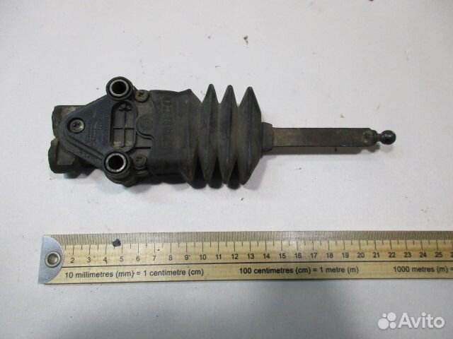 Кран уровня пола кабины Mercedes Benz Axor