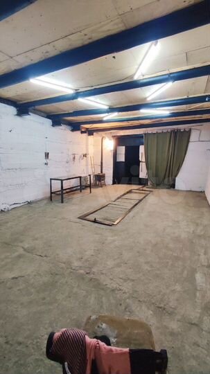 Гараж, > 30 м²