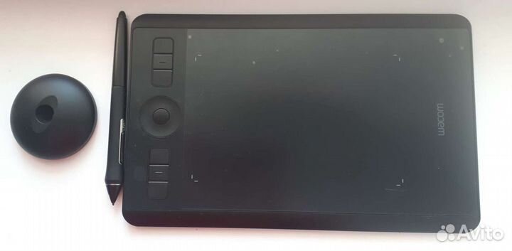 Графический планшет Wacom Intuos Pro размер S