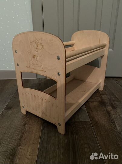 Кровать двухьярусная, деревянная