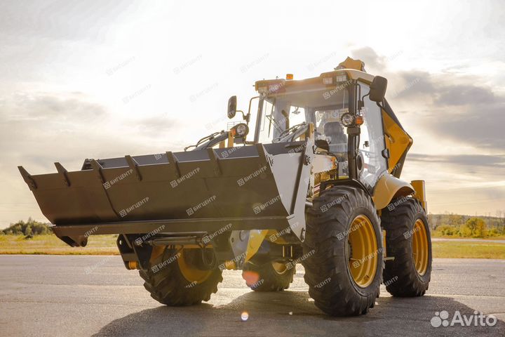 Экскаватор-погрузчик Runmax SE460, 2023