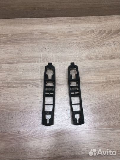 Кронштейн задней наружной ручки Мерседес W210