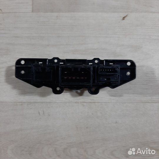 Кнопка аварийной сигнализации Hyundai Solaris