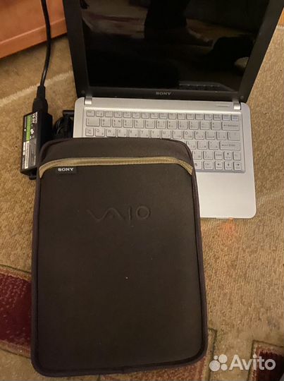Sony vaio vpcw21z1r