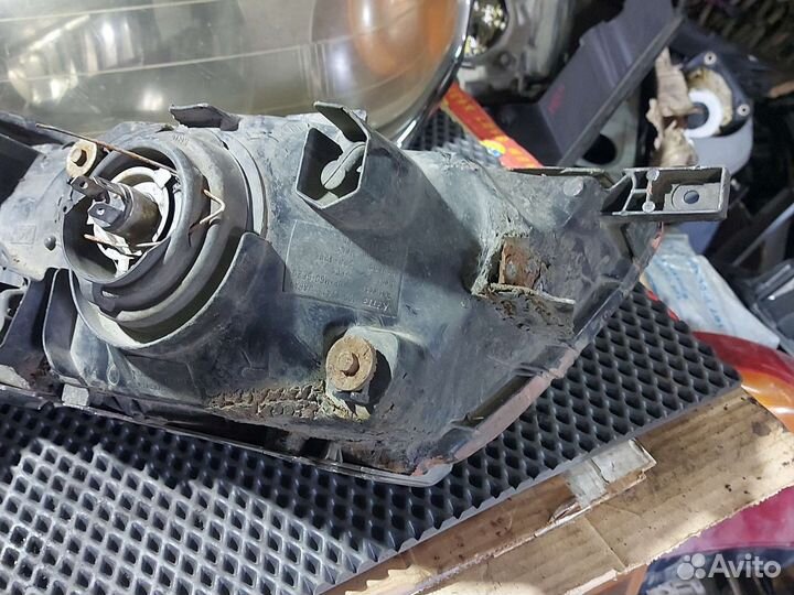 Фары для Mitsubishi Pajero Sport 1 1999-2008