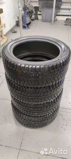 Dunlop SP Winter Ice 01 215/50 R17 95T