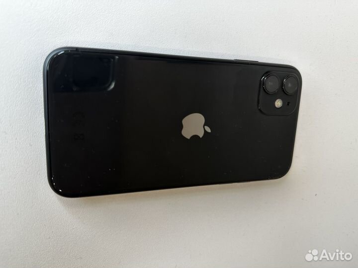 iPhone 11, 64 ГБ
