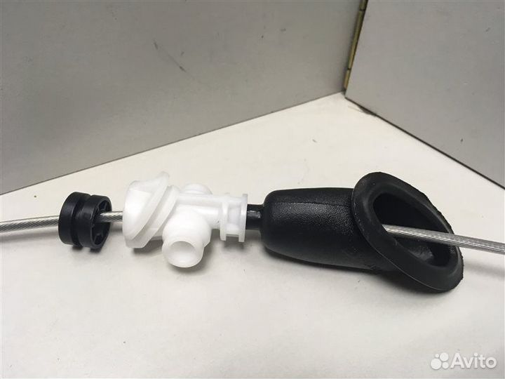 Трос ручника стояночного тормоза Volkswagen