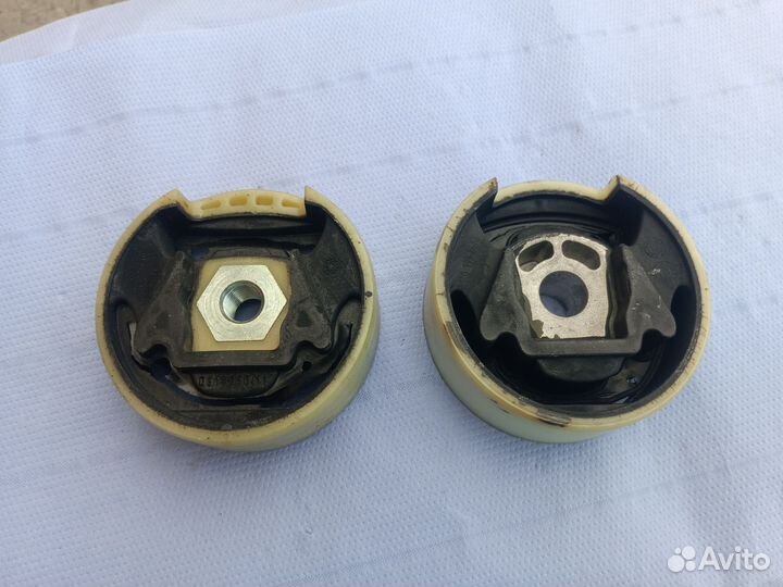 Комплект сайлентблоков опоры двигателя VAG