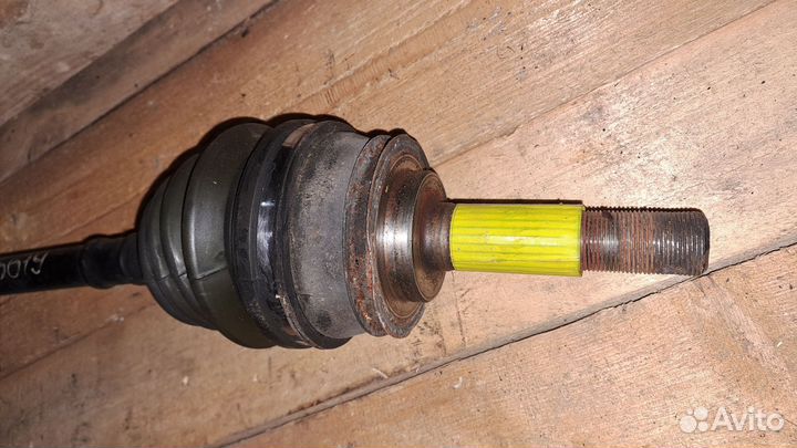 Привод передний правый Nissan Expert